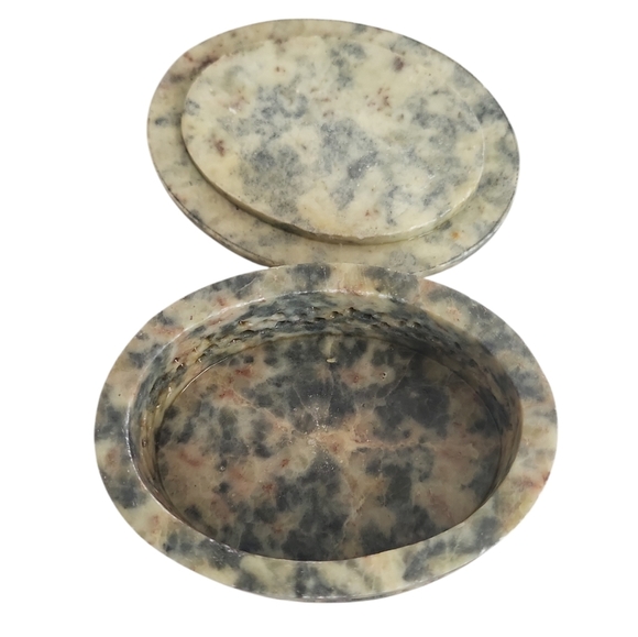 Mother of Pearl Trinket Box Inlay Soapstone Oval Vintage - Picture 2 of 5